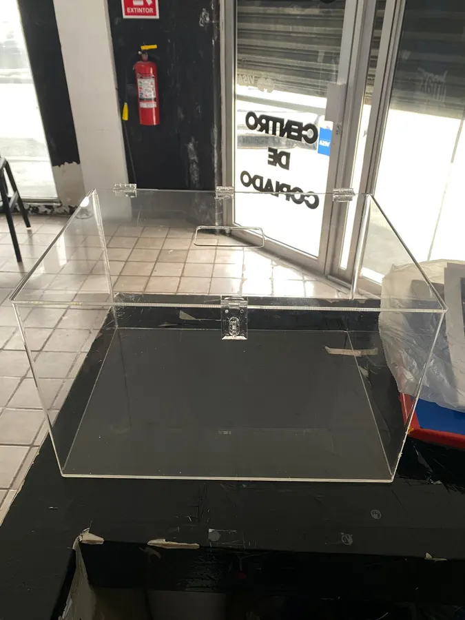 Cajas con cerradura de acrílico