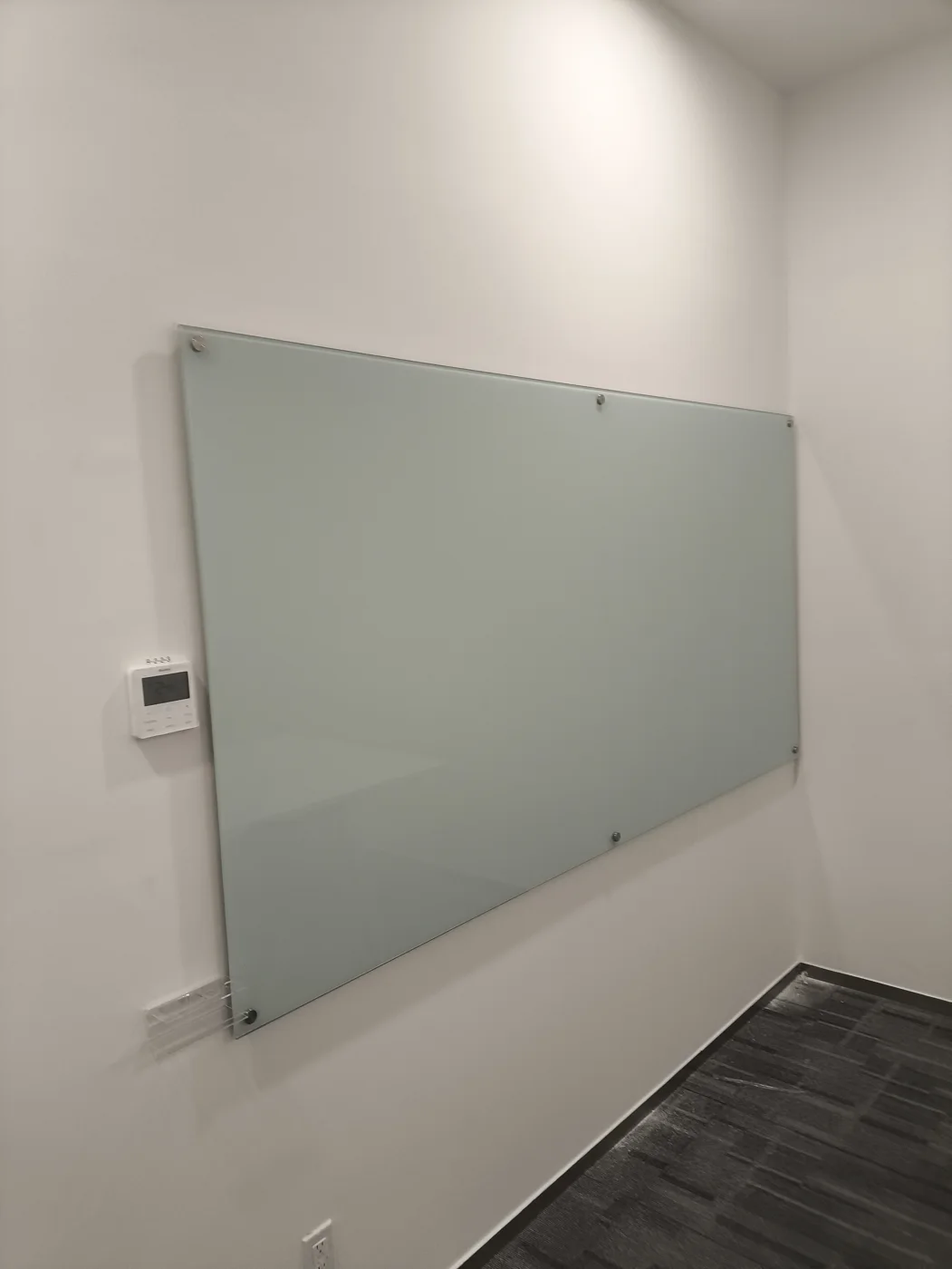 Pizarrón de Cristal Magnético 6 mm 120 x 300 cm. Fondo de Colores