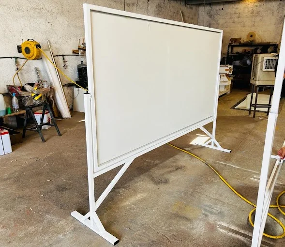 Pizarrón Giratorio 2 Caras 120 x 240 cm. Blanco Fórmica. Estructura Móvil