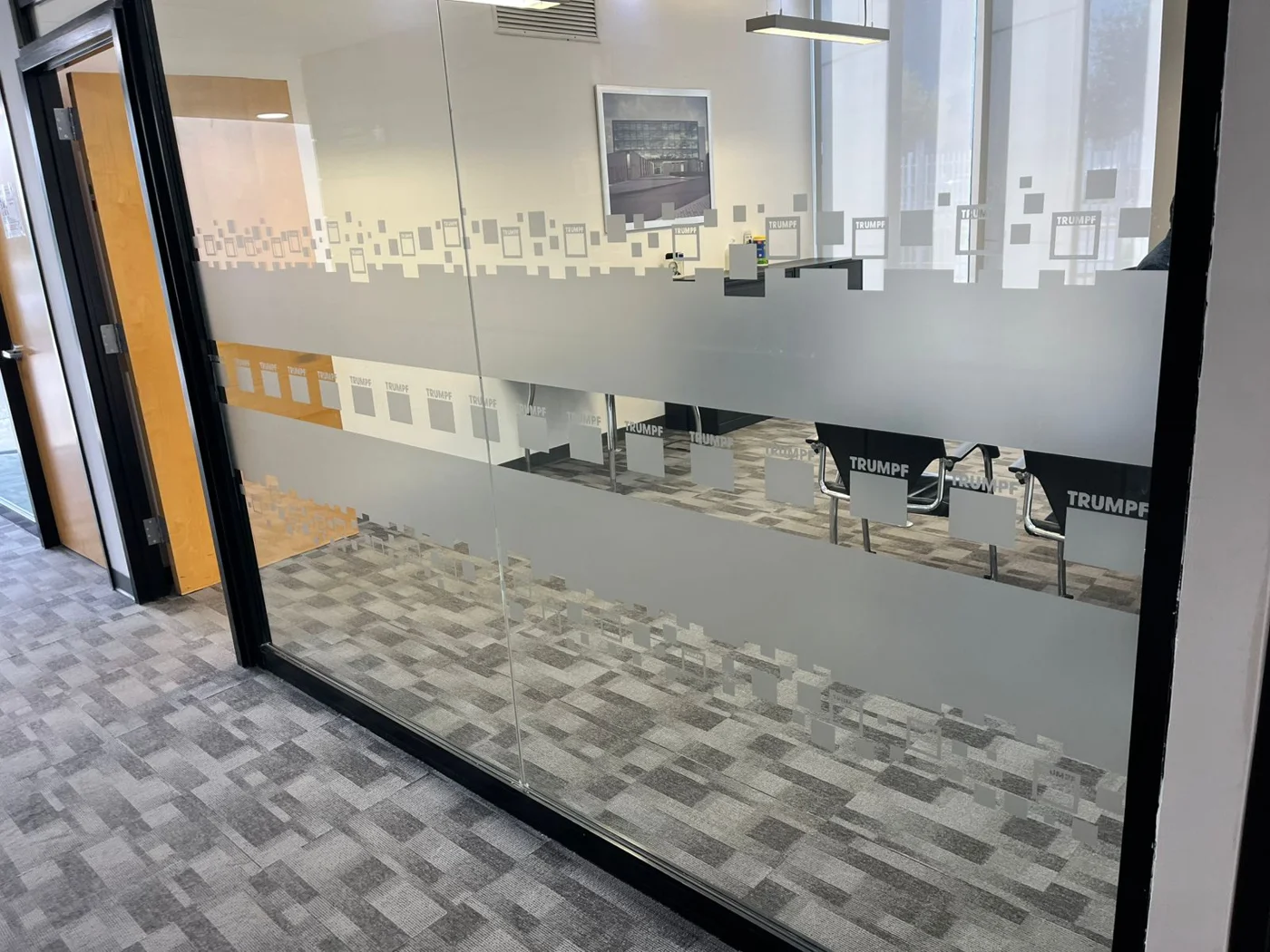 Rotulación de Oficinas - Esmerilado con Bandas · fotografía 2