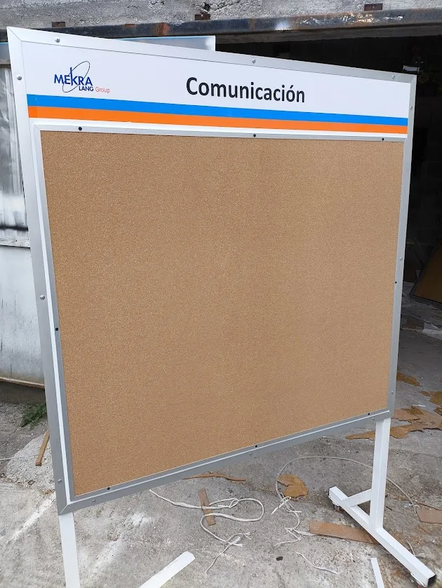Tablero de Avisos con Corcho y Estructura. 150 x 180 cm
