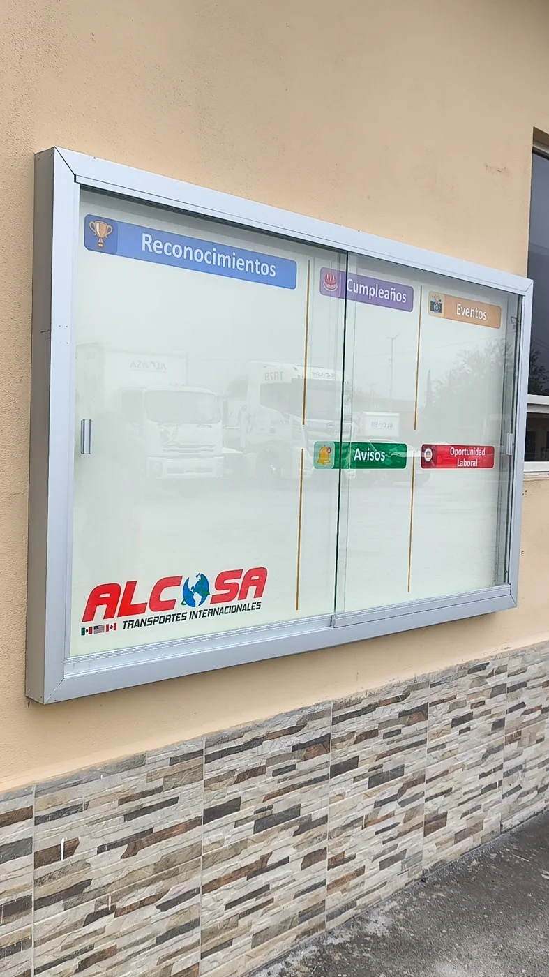 Vitrina para Tablero de Comunicación y Anuncios con Rótulo Personalizado. 120 x 180 cm