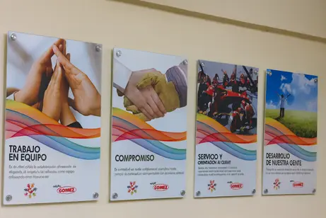 Letreros en acrílico