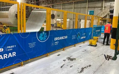 Fabricación e instalación de anuncios