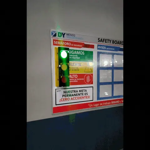 Pizarron Magnético con Semáforo Cruz de Seguridad DY Mechatronics